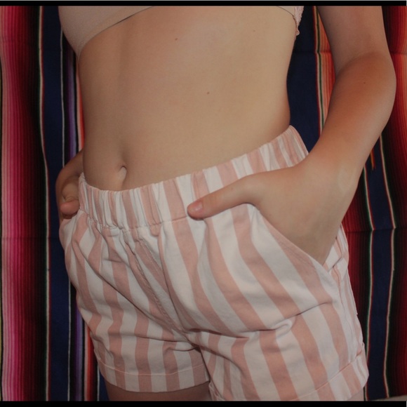 Forever 21 Shorts - Picture 2 of 4